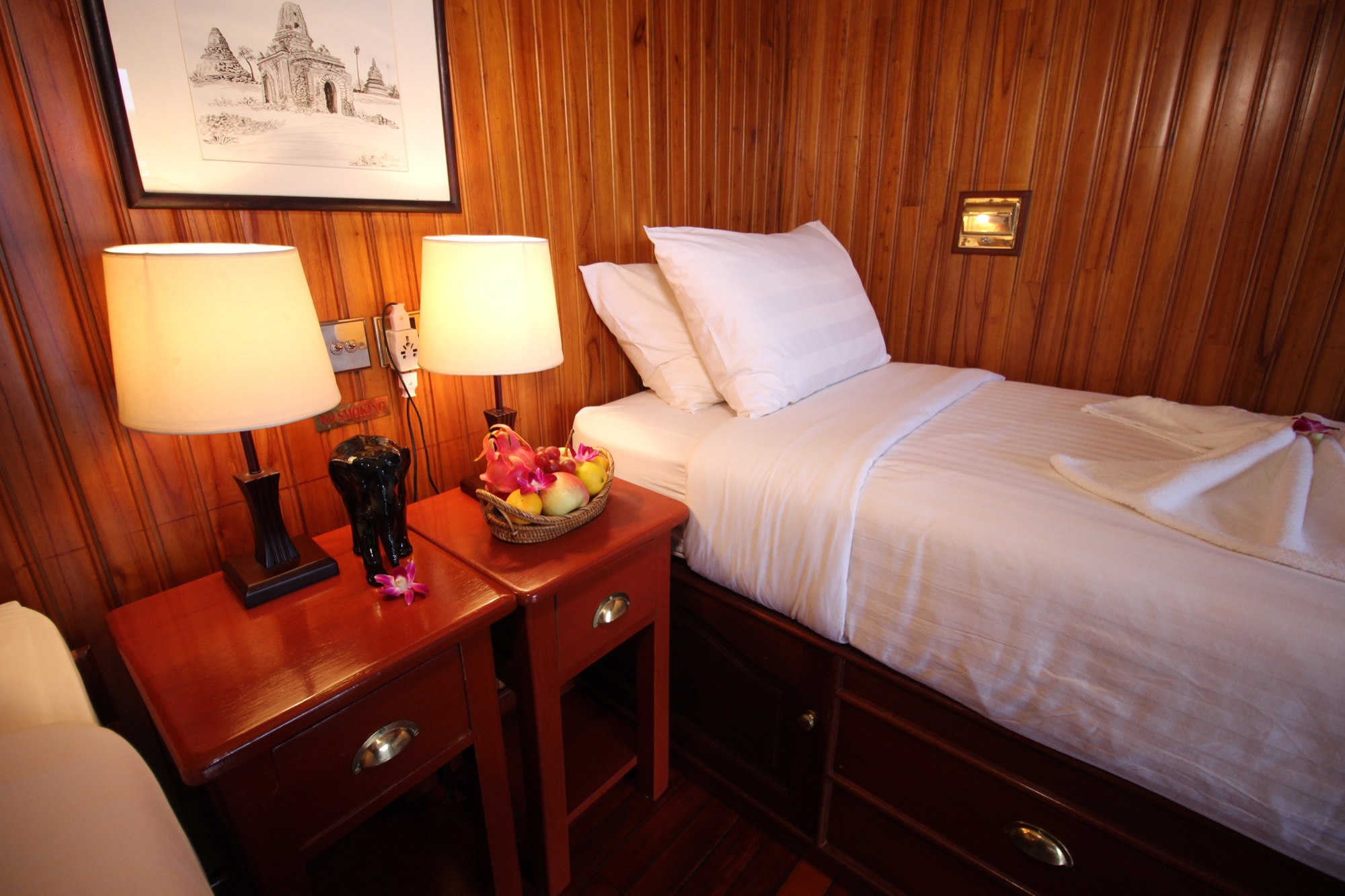 Pandaw RV Orient Pandaw Cabin 9.jpg